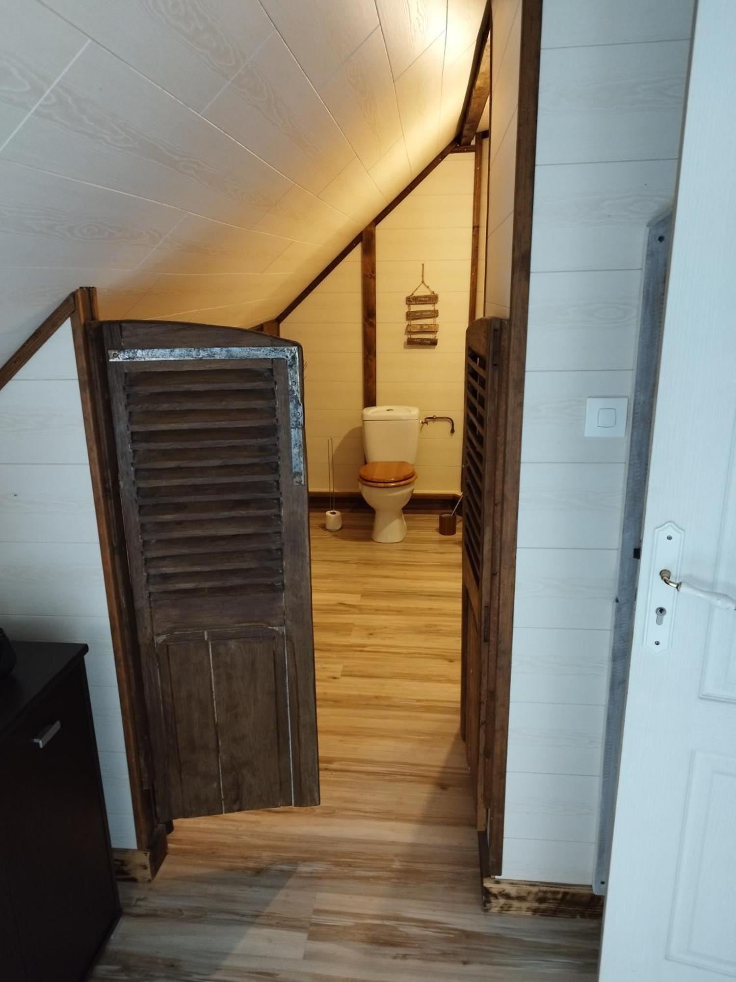 Hotel La Grange Aux Fleurs Rigny-la-Nonneuse Zimmer foto